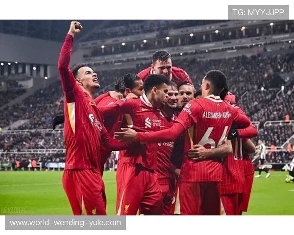 英格兰足球超级联赛新赛季前瞻分析：豪门球队争冠形势与黑马崛起潜力